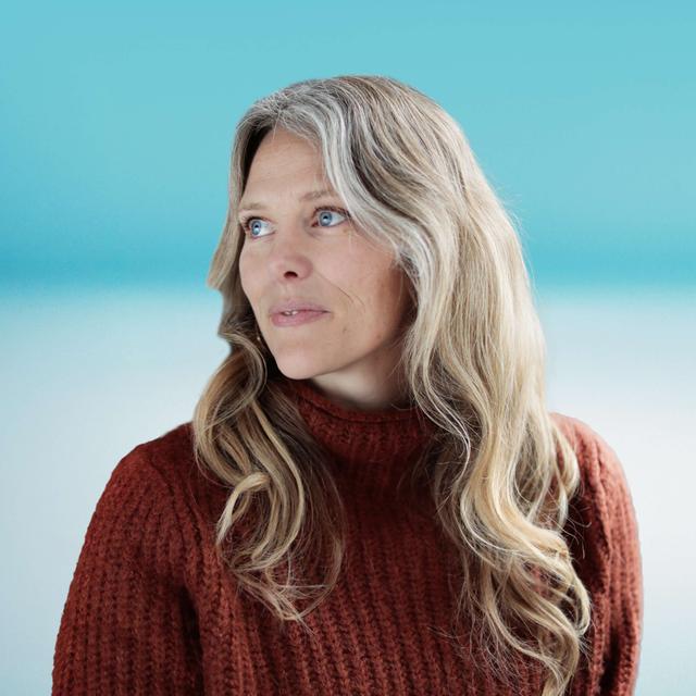 How to Have Conversations That Actually Work Even on Hot-Button Issues - Becca Kearl - podcast episode cover