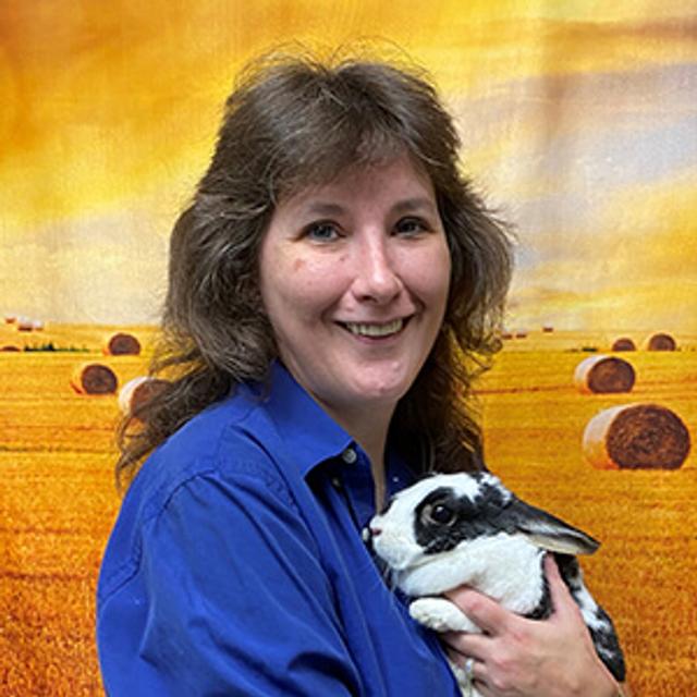 Episode 333 - Building a Niched Grooming Business with Rabbit Specialist, Anjie Coates - podcast episode cover