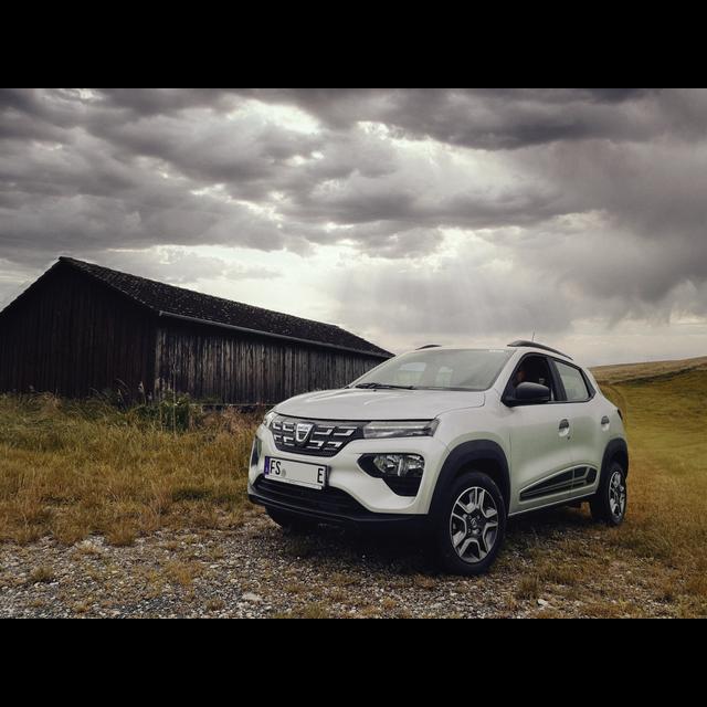 CE132 Dacia Spring und lauter coole E-Bikes - podcast episode cover