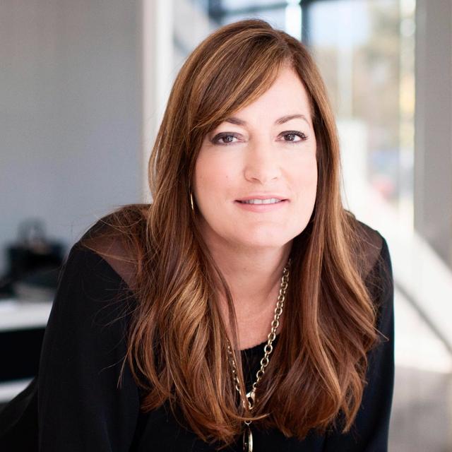 3 Fearless Questions with Lili Hall - podcast episode cover