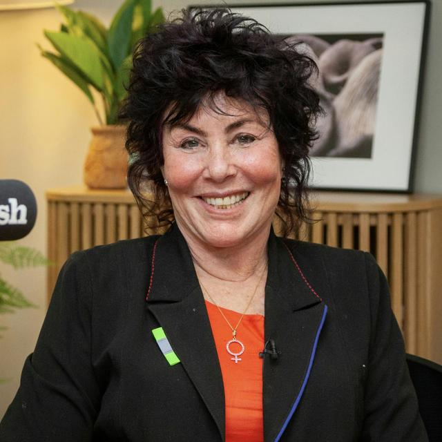 Ruby Wax, spiced cauliflower & pomegranate salad and a mimosa mocktail - podcast episode cover