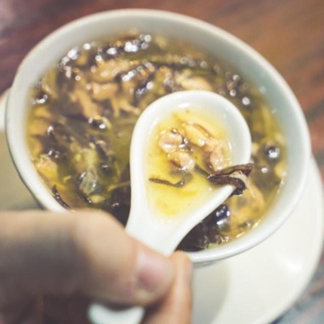 84 El café | Siete platos raros que, al parecer, son una delicia - podcast episode cover