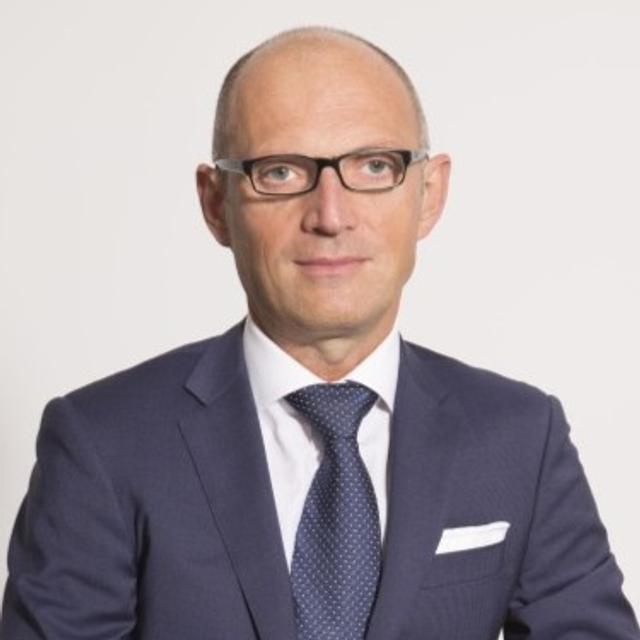 888: Accelerating Inside the Controlled Growth Lane | Paolo Poma, CFO, Lamborghini - podcast episode cover