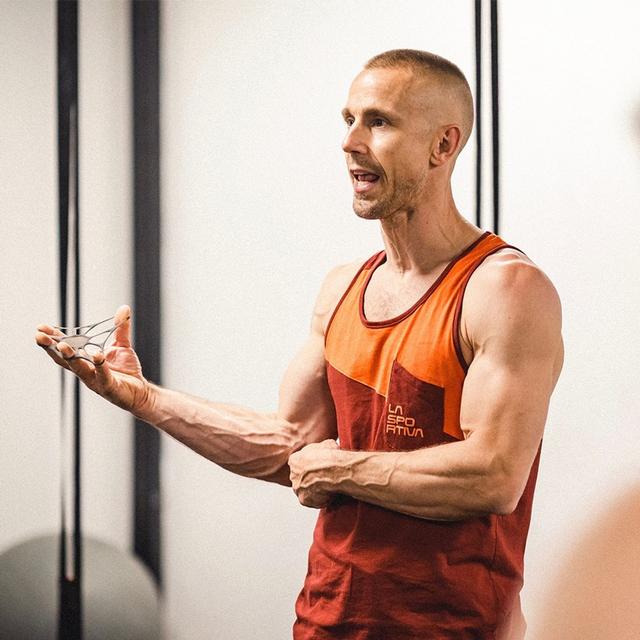 EP 133: Neil Gresham — Using Ballet to Climb Harder, Developing Your Finishing Game, and Extensor Training for Stronger Fingers - podcast episode cover