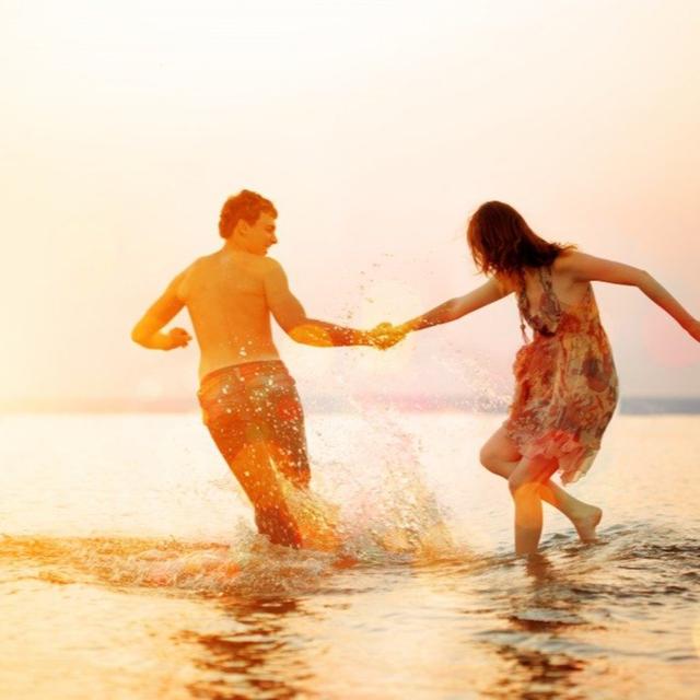 What Makes Men Fall in Love – The Most Important Factor! - podcast episode cover
