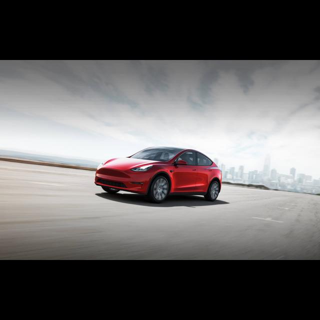 CE104 Das Tesla Model Y im Test - podcast episode cover