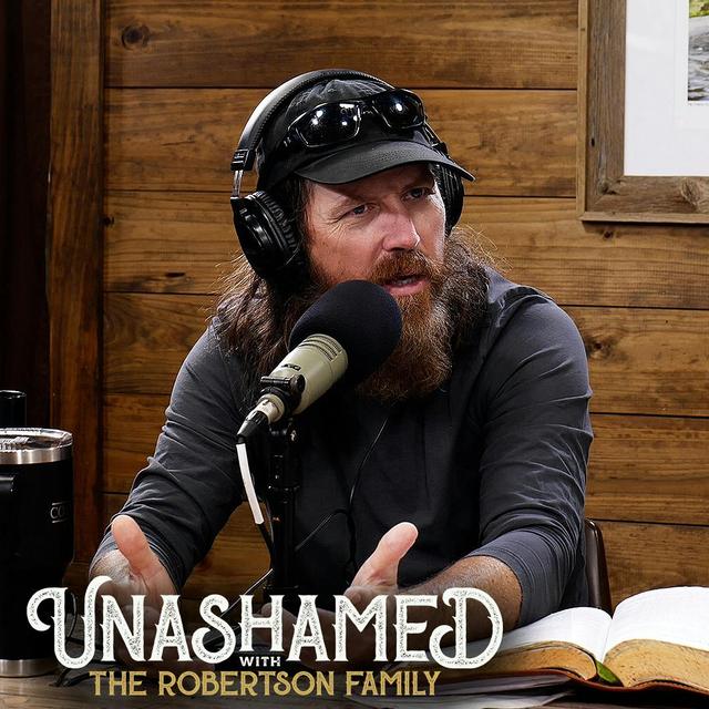 Ep 934 | Jase Drops Straight Truth on Illegal Immigration & Phil Gets the Results of a Surprise Checkup - podcast episode cover