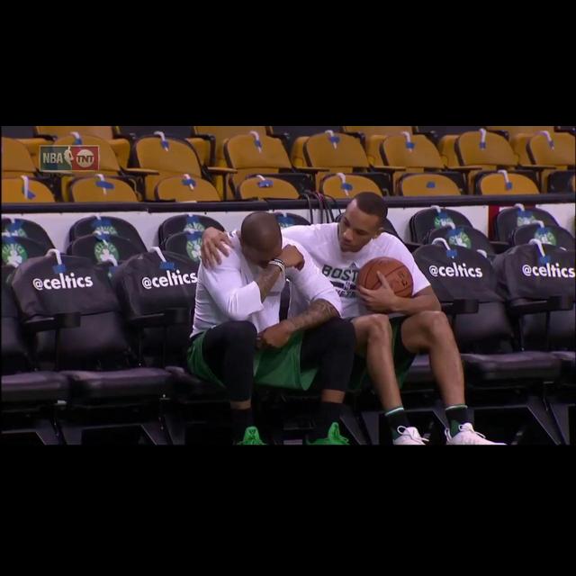 476: Regrouping from Celtics Game 1 Loss to Bulls + Isaiah Thomas' Tragic Loss of Sister - podcast episode cover