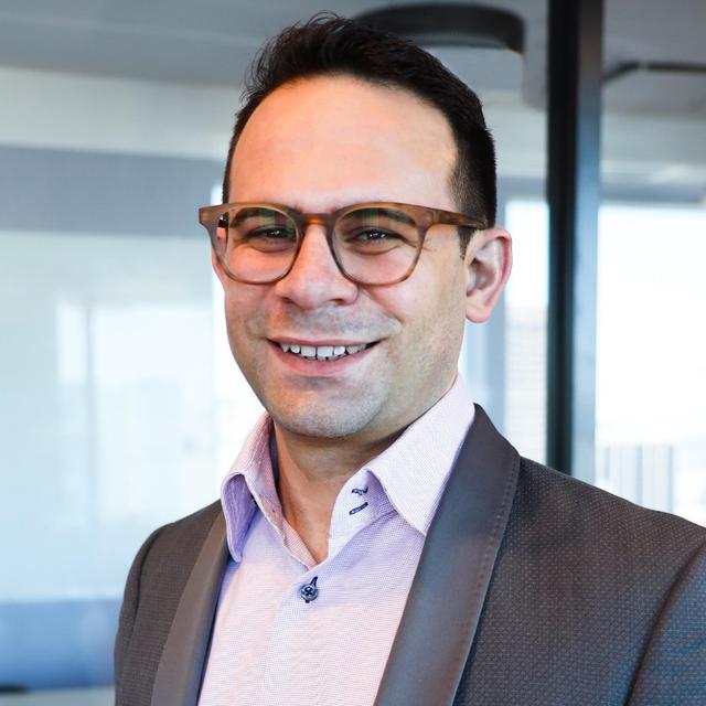 964: Leveraging AI to Achieve Durable Growth | Luigi Testa, CFO, LinkSquares - podcast episode cover