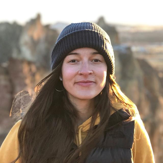 EP 01: Lizzy VanPatten on Practicing Gratitude, Building a Business, and Projecting Fear (and 5.12 Trad) - podcast episode cover