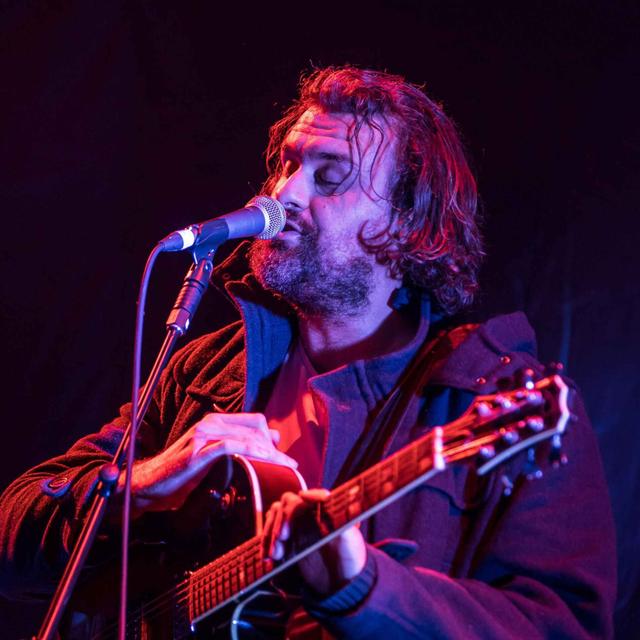 Jon McClure 🎸 "The Reverend" from Reverend And The Makers - podcast episode cover