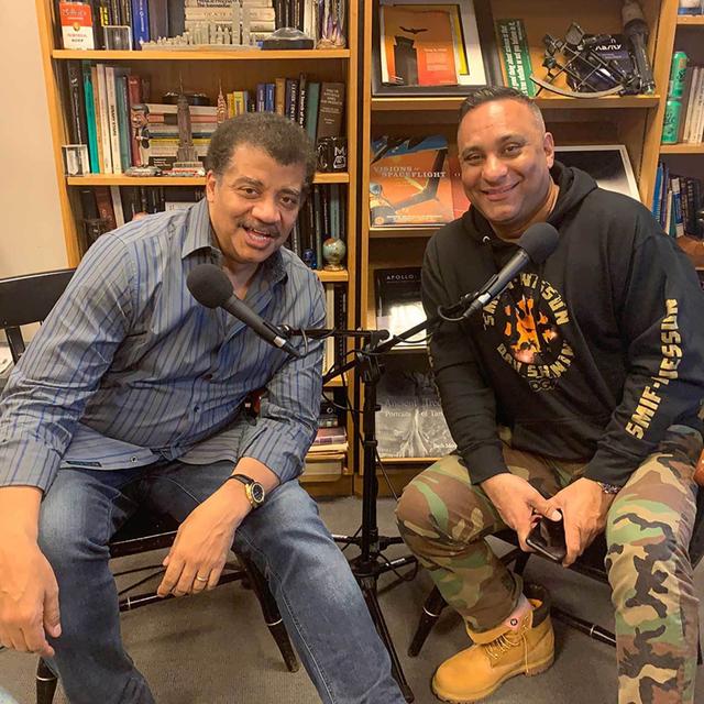 Cosmic Queries – Everyday Astrophysics, with Russell Peters - podcast episode cover