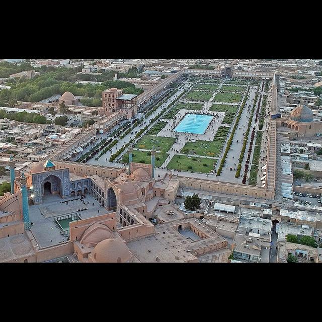 108 - The Safavid Family and the Naqsh-e Jahan Square - podcast episode cover