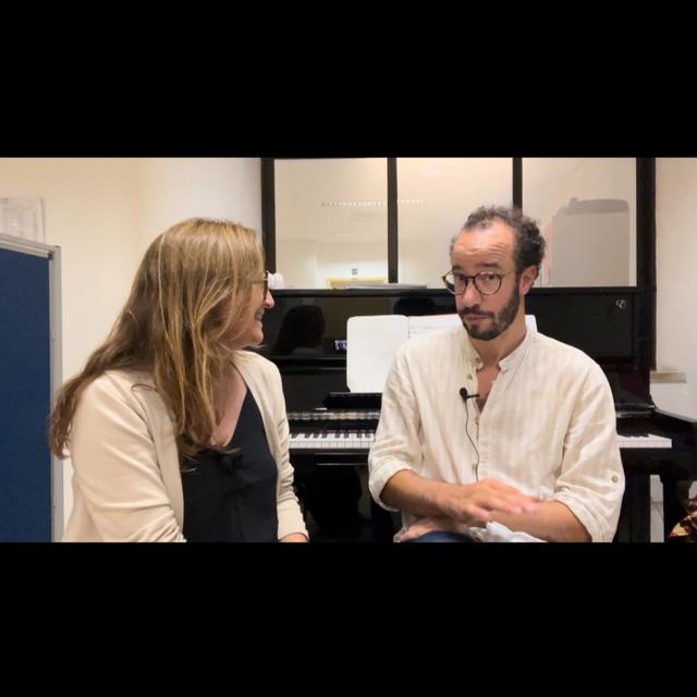 Júlio Resende (II):"Acho que uma das razões pelas quais faço música tem que ver com sentir que é a coisa que eu melhor faço para os outros." - podcast episode cover