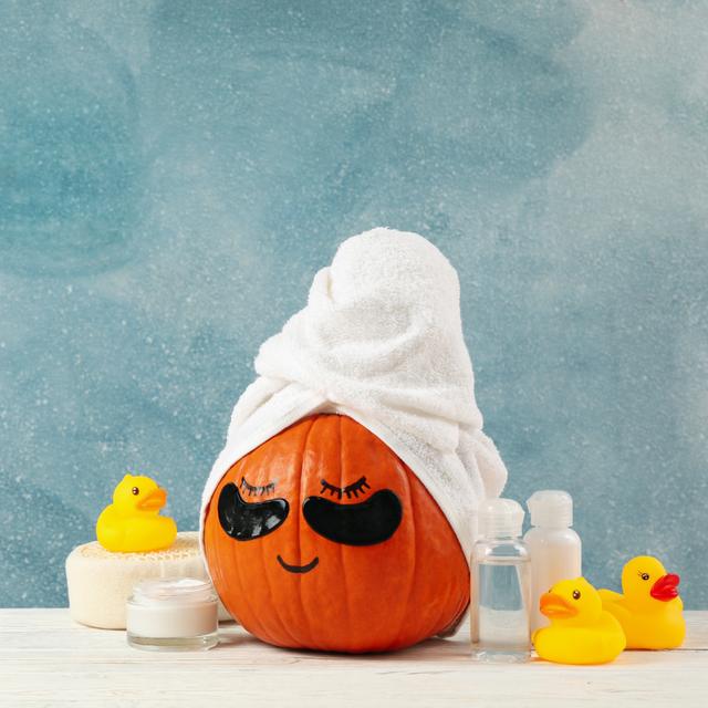 674: Beware! Top 5 Spooky Skincare Mistakes to Avoid - podcast episode cover