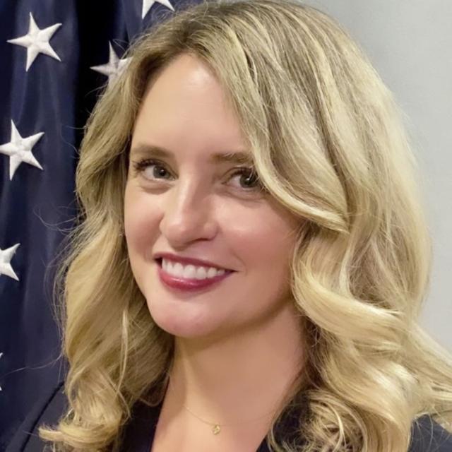 900: The Rewards of  Rulemaking  | Alison Staloch, CFO, Fundrise - podcast episode cover
