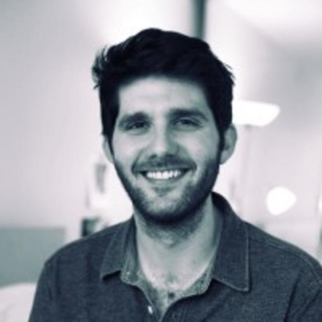 #139 How to react to a prospects who really wants to see a demo with Yoav Susz, VP Global Revenue at Contractbook - podcast episode cover