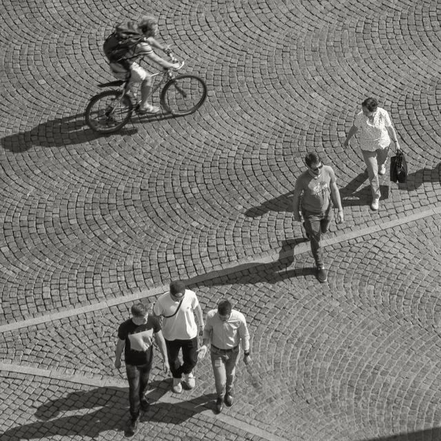 15 Critiques of the 15-Minute City - podcast episode cover