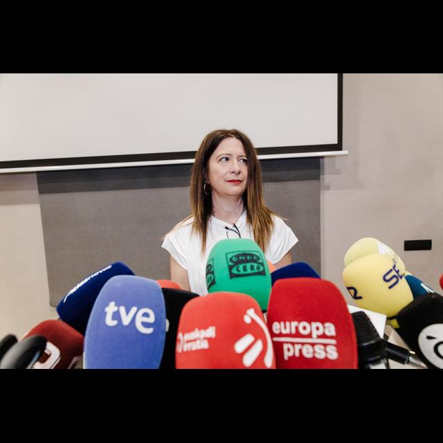 Tertulia: La esperada rueda de prensa de Leire Díez - podcast episode cover