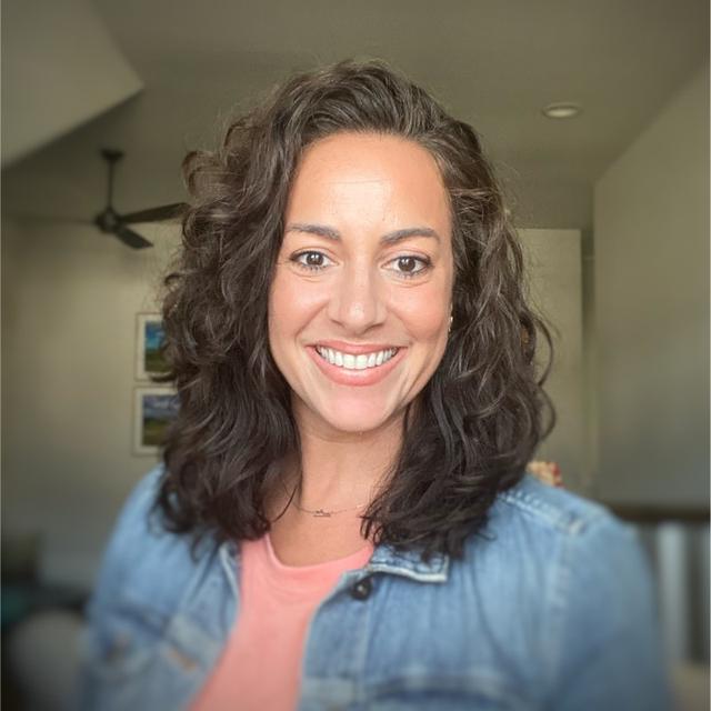Episode 307 - How to Switch to an Enrichment Doggy Daycare Model with Amy Hillis from Social Pet Resort - podcast episode cover