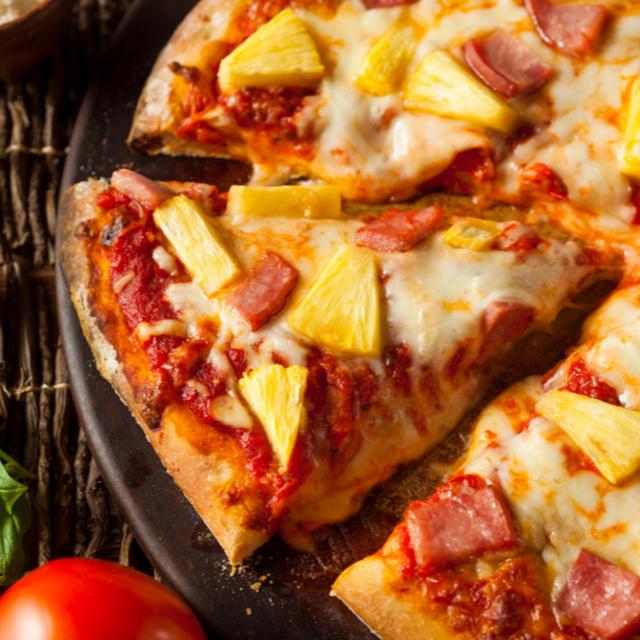34 El café | Pizza con piña ¿sí o no? - podcast episode cover