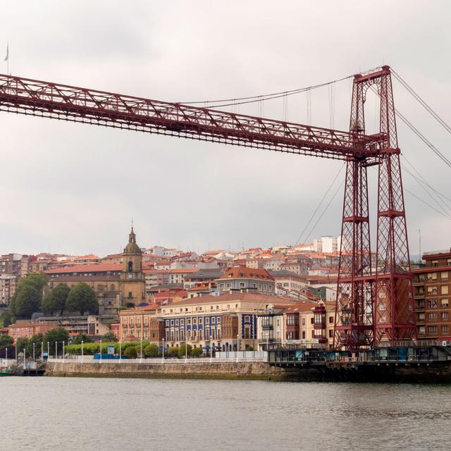 Nómadas - Portugalete, un puente entre mundos - 01/03/25 - podcast episode cover