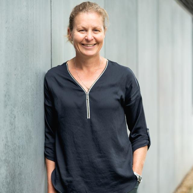 Interview with Sara Symington - podcast episode cover