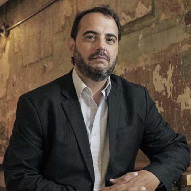 Puede Kamala ganarle a Trump? Cambia algo para Argentina? de esto hablamos con Gabriel Michi. - podcast episode cover
