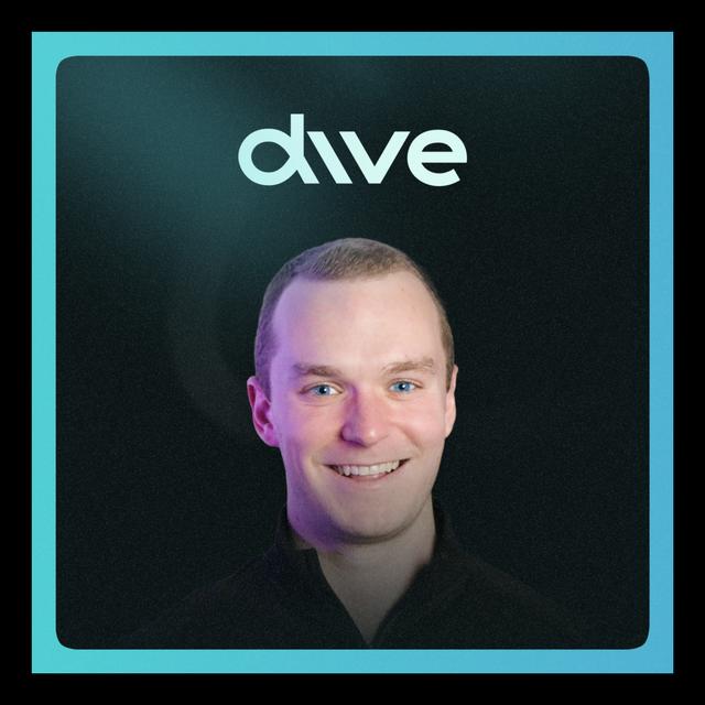 How to pitch your designs like a pro💡 - podcast episode cover