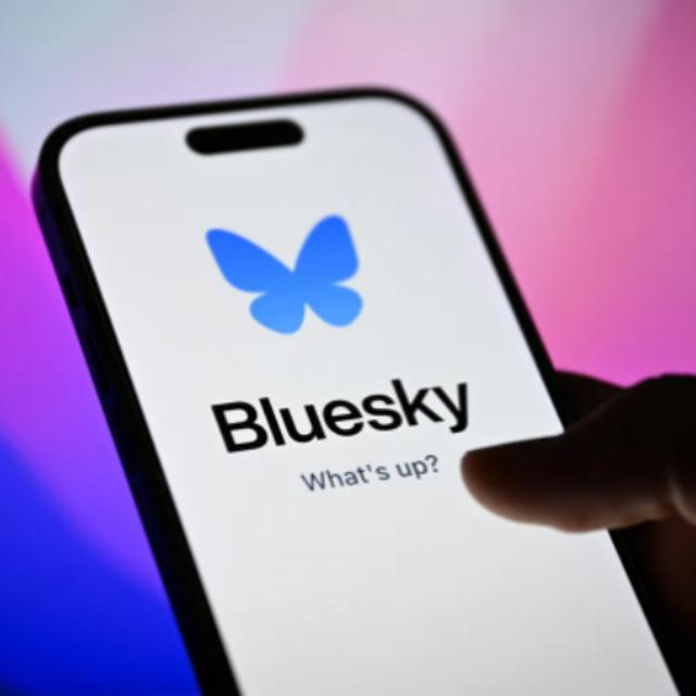 Democrats flee X and flock to Bluesky - HBTY 333 - podcast episode cover
