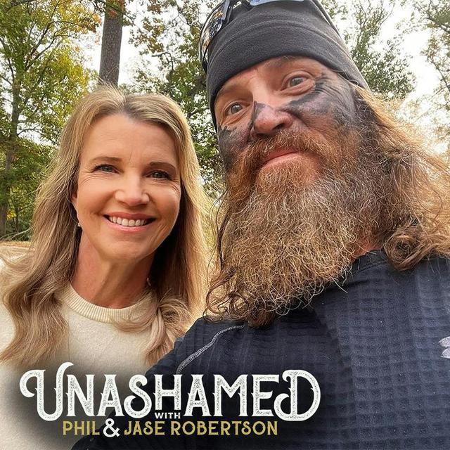 Ep 824 | Jase Gets an Ego Boost When Missy Sings His Praises to a Stranger & Phil Gets Stood Up - podcast episode cover