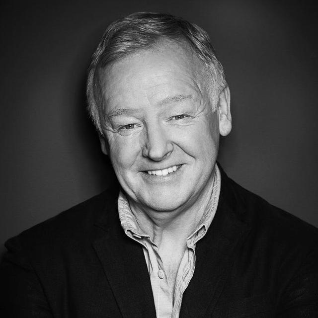 S09E18 - Les Dennis - podcast episode cover