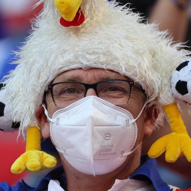 Mundschutz im Fußball-Stadion, Klimawandel und Weinbau, Inklusion in der Raumfahrt, Gewitterasthma - podcast episode cover