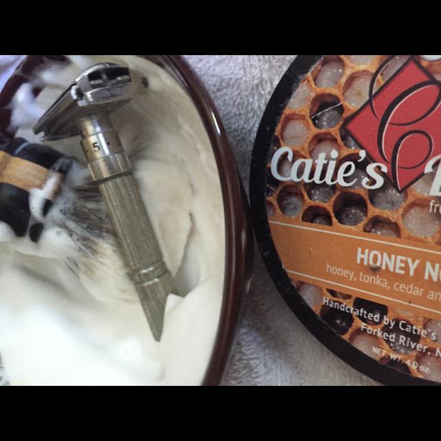 Ep 146 - Salsa Bowl Beat, Brush Dead, Its a great Shaving Day! - podcast episode cover