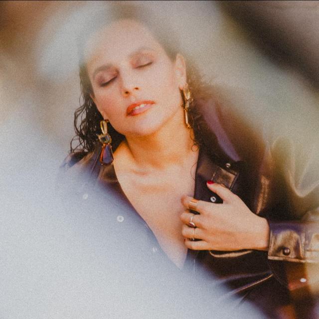 Peau Neuve avec la chanteuse Nach - podcast episode cover