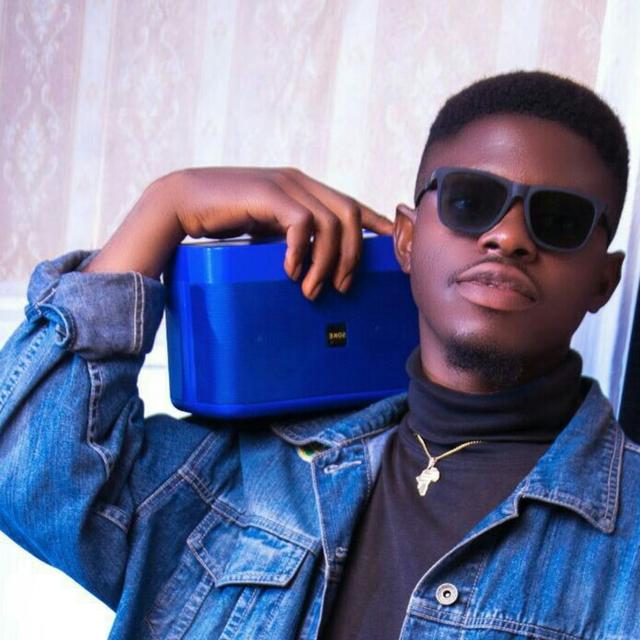 Artiste Hangout session with Isaac Bright - podcast episode cover