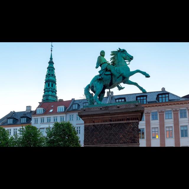 Forskere: Historien om Absalon som grundlægger af København bygger på en løgn - podcast episode cover