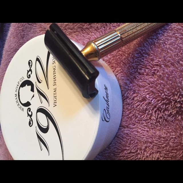 Ep 149 - The Bakelite Slant Stroke Razor - podcast episode cover