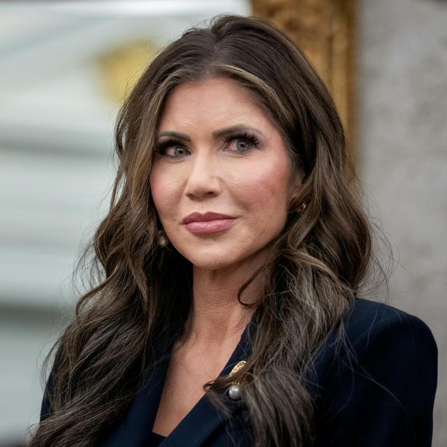 Mar-a-Lago makeover - podcast episode cover