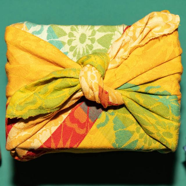 Be an awesome gift giver - podcast episode cover