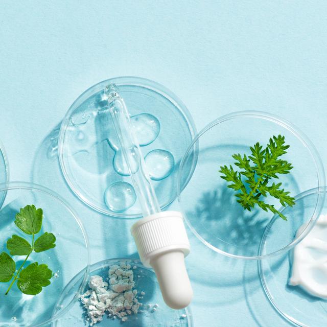 698: Resilience Redefined: The Power of Bioadaptive Skincare Ingredients - podcast episode cover
