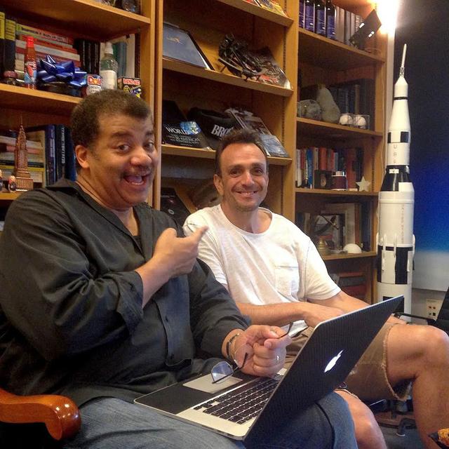 A Conversation With Hank Azaria - podcast episode cover