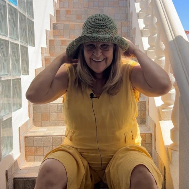 Lena D'Água: "O meu pai trouxe a música à minha vida porque trazia discos quando ia com a Selecção. Trazia-me discos lá de fora, discos que não havia cá." - podcast episode cover