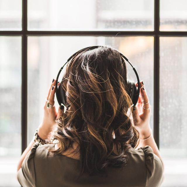 "Auch darüber reden wir..." radio content austria - podcast cover